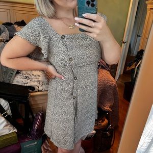 Sienna Sky; spring/summer dress; size medium; midi length; black and white print